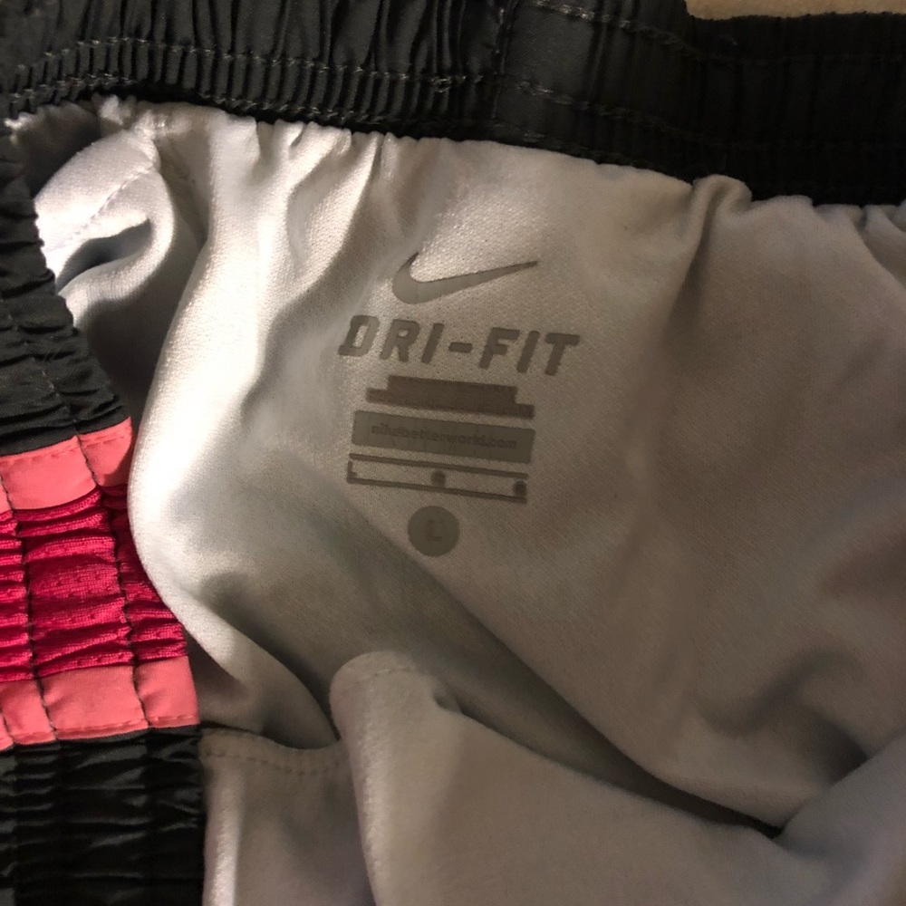 Nike shorts - Picture 2 of 2